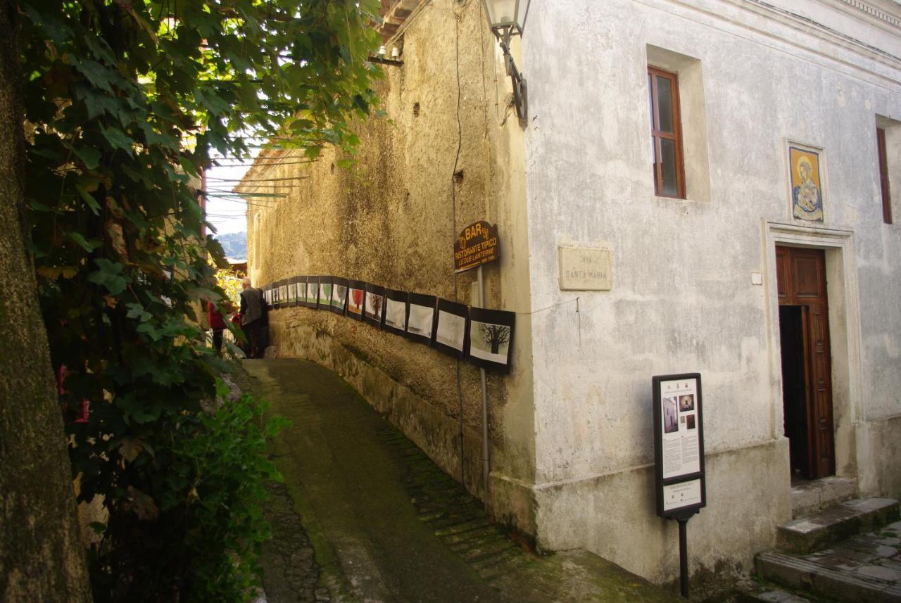 Le Due Lanterne Hotel Aieta Exterior photo