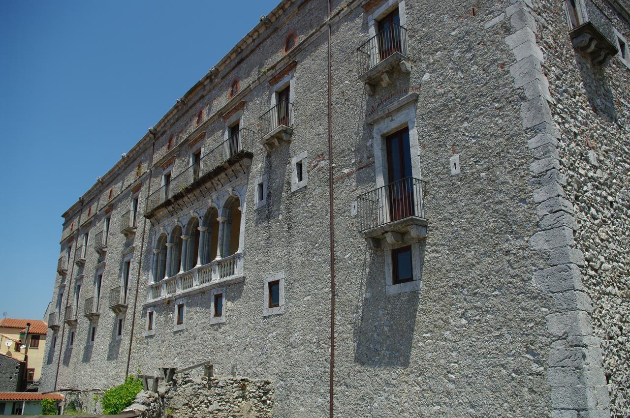 Le Due Lanterne Hotel Aieta Exterior photo