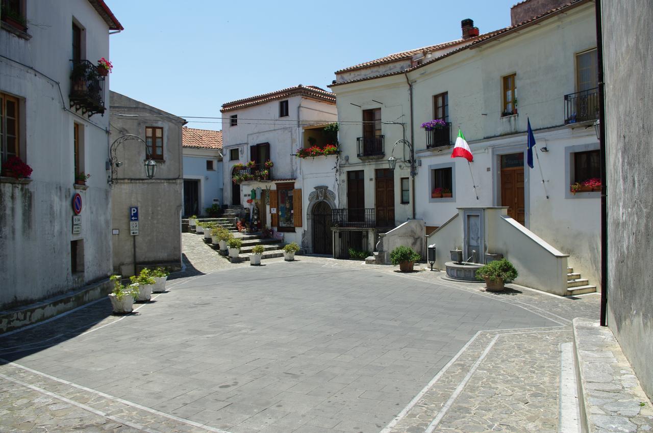 Le Due Lanterne Hotel Aieta Exterior photo
