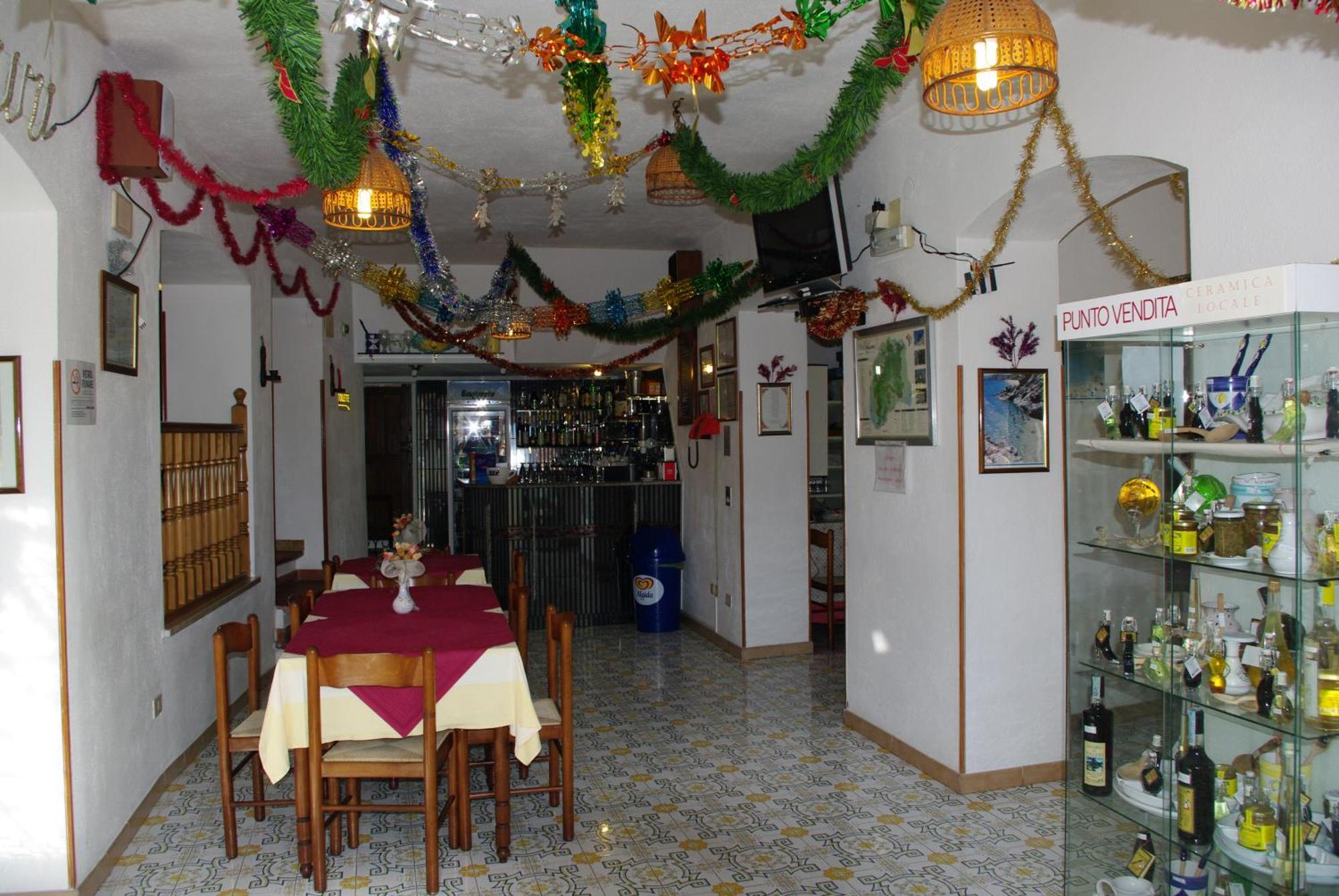Le Due Lanterne Hotel Aieta Exterior photo